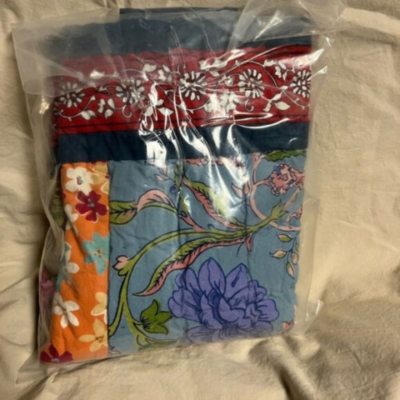 The Company Store Garden Floral Handcrafted Patchwork Sham- Standard size - Picture 3 of 3
